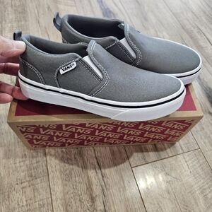 BRAND NEW Vans Asher Gray Slip Ons Kids size 1